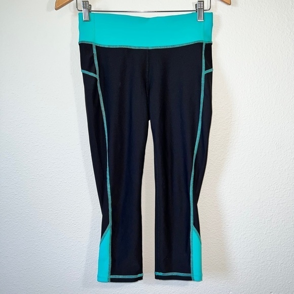 Xersion High Waisted Performance Fitted Capri Athletic Leggings Size Small - Picture 1 of 5